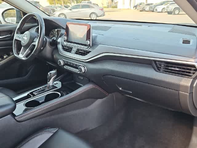 Used 2024 Nissan Altima 2.5 SR FWD image 19