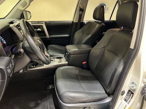 Used 2018 Toyota 4Runner Limited AWD/4WD image 19