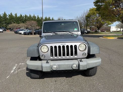 Used 2014 Jeep Wrangler Unlimited Rubicon w/ Connectivity Group image 2