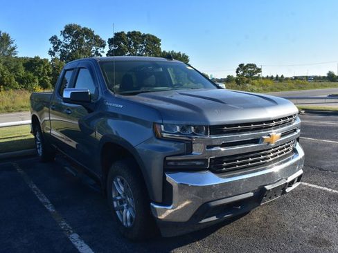Used 2020 Chevrolet Silverado 1500 LT w/ Trailering Package image 3
