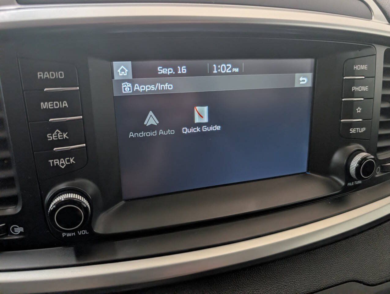 Used 2019 Kia Sorento AWD image 11