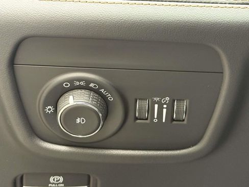 Used 2022 Jeep Grand Cherokee L Summit AWD/4WD image 27