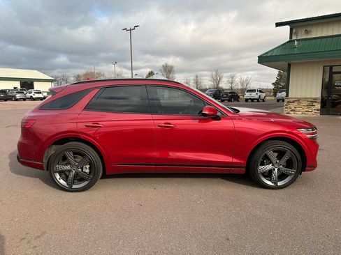 Used 2022 Genesis GV70 3.5T Sport w/ Sport Prestige Package AWD/4WD image 35