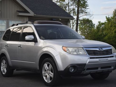 Used 2010 Subaru Forester 2.5X Limited AWD/4WD image 4