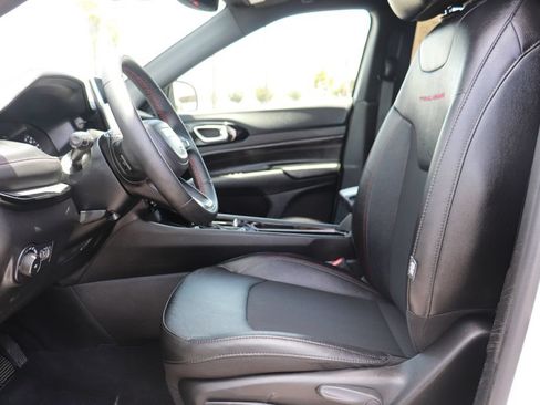 Used 2025 Jeep Compass Trailhawk AWD/4WD image 15