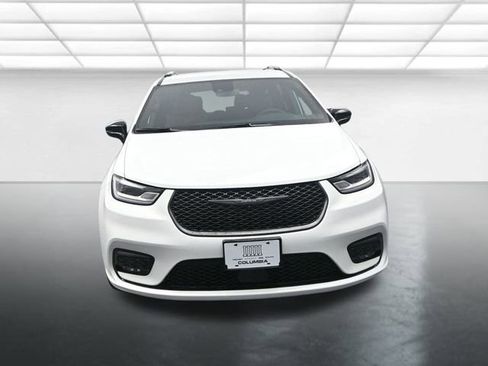 New 2026 Chrysler Pacifica Select w/ S Appearance Package image 3