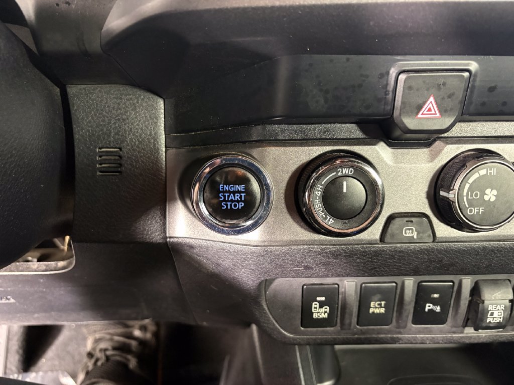 Used 2019 Toyota Tacoma TRD Sport w/ Technology Package AWD/4WD image 20