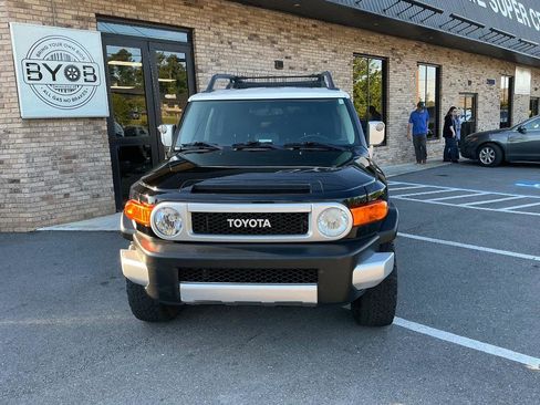 Used 2014 Toyota FJ Cruiser 4WD w/ Upgrade Package image 10