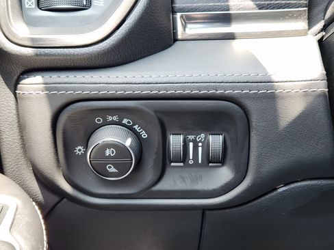 Used 2020 RAM 2500 Limited AWD/4WD image 21