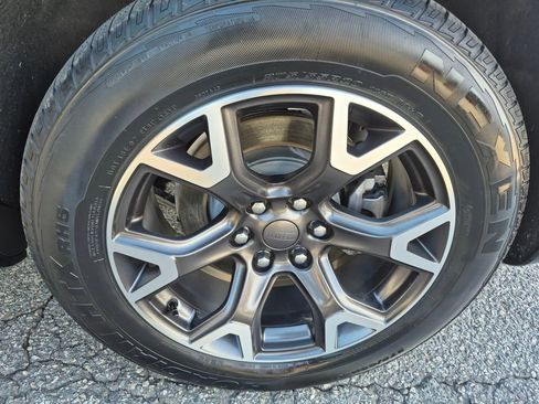 Used 2024 Jeep Wagoneer Series III image 9