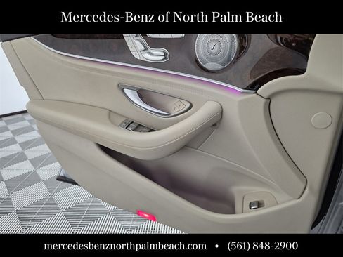 Used 2017 Mercedes-Benz E 300 4MATIC image 23