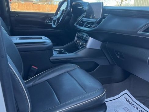 Used 2023 GMC Yukon SLT image 10