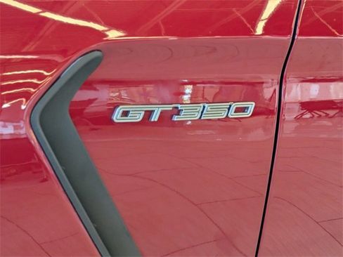 Used 2018 Ford Mustang Shelby GT350 w/ Convenience Package image 13