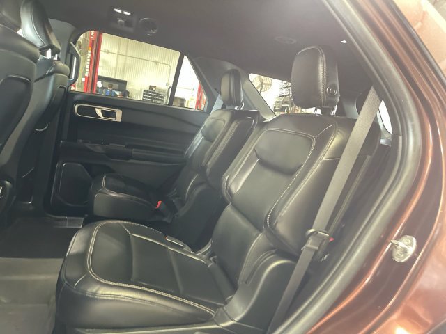 Used 2020 Ford Explorer XLT w/ Equipment Group 202A AWD/4WD image 23
