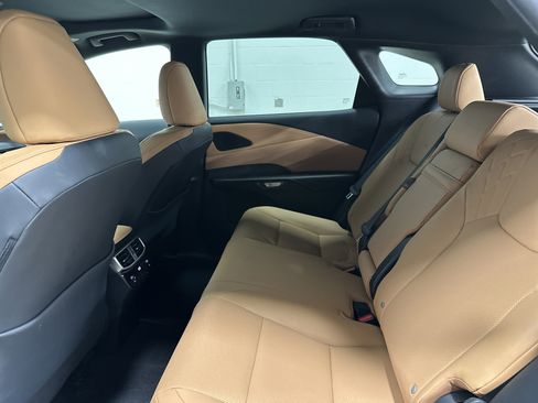 Used 2024 Lexus RX 350 Premium w/ Accessory Package (Z1) image 31