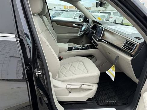 New 2026 Volkswagen Atlas SE image 19