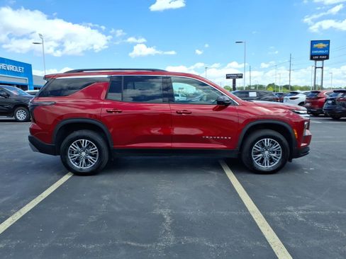 Used 2025 Chevrolet Traverse LT w/ Driver Confidence Package FWD image 27