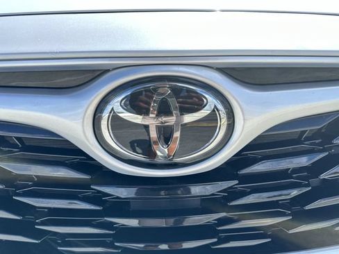 Used 2023 Toyota Highlander L FWD image 10