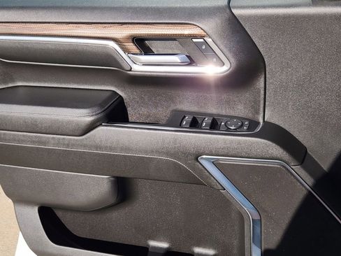 Used 2024 Chevrolet Silverado 1500 LT image 29