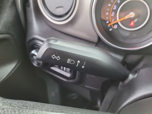 Used 2020 Jeep Gladiator Sport image 28