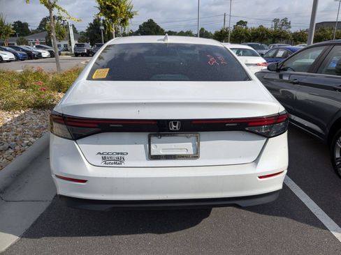 Used 2023 Honda Accord EX image 3