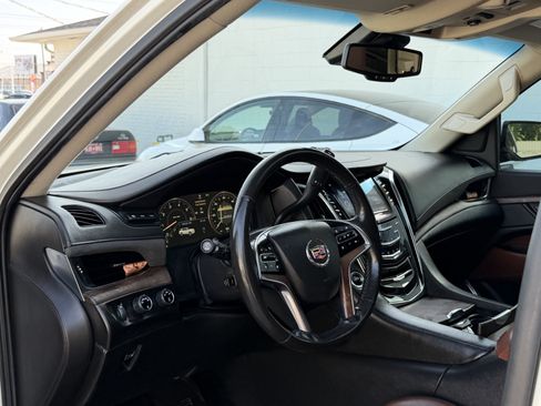 Used 2015 Cadillac Escalade ESV Premium AWD/4WD image 16