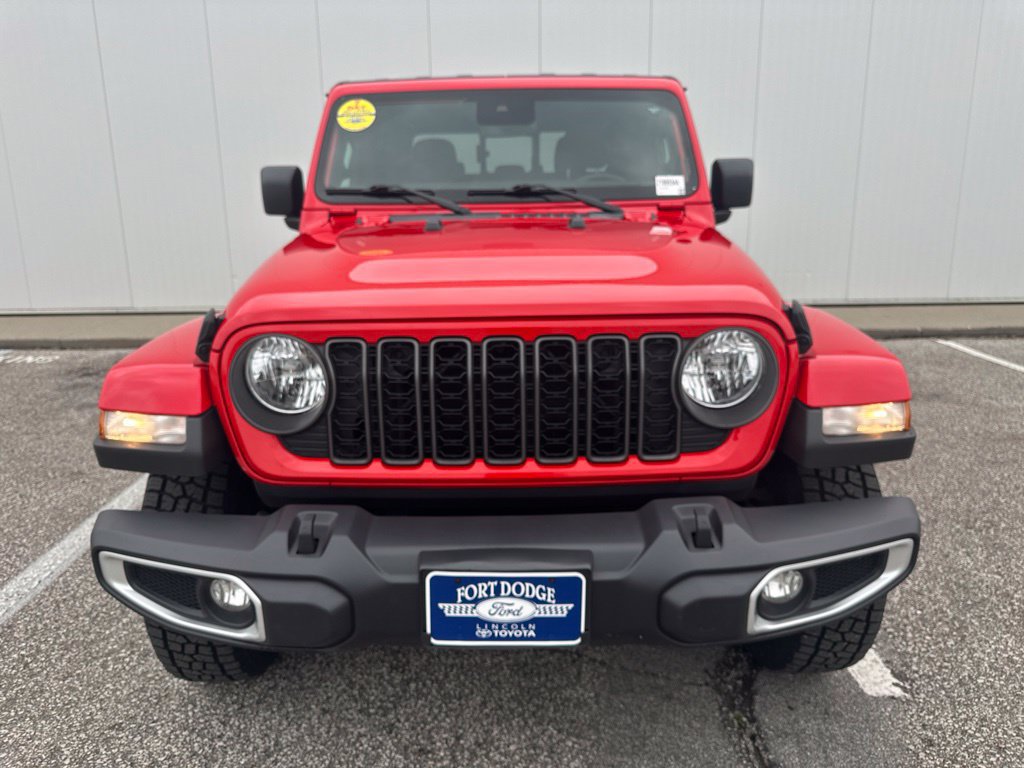 Used 2024 Jeep Gladiator Sport AWD/4WD image 11