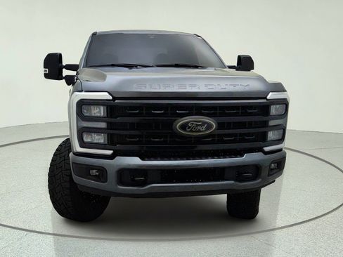 Used 2024 Ford F250 Lariat w/ Black Appearance Package AWD/4WD image 3