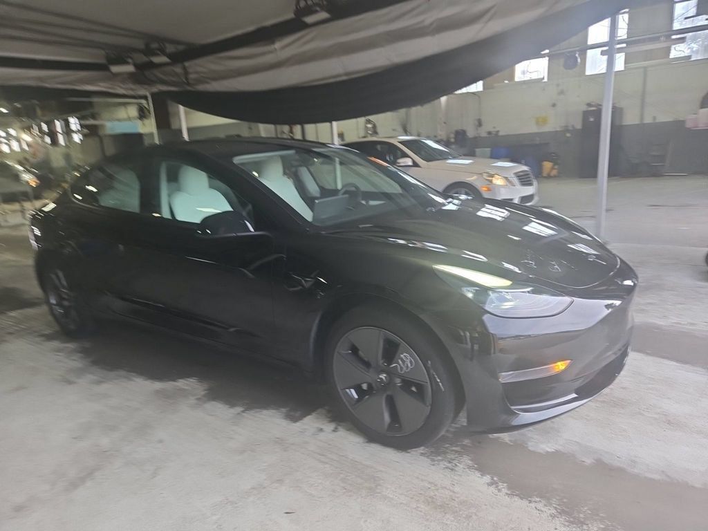 Used 2023 Tesla Model 3 Standard Range RWD image 2