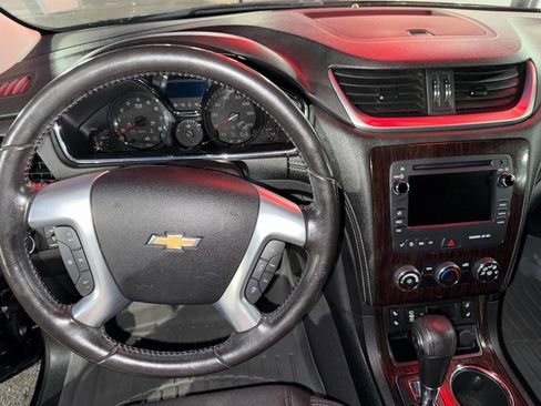 Used 2015 Chevrolet Traverse LT w/ Style and Technology Package image 9