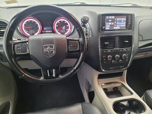 Used 2020 Dodge Grand Caravan SXT image 22