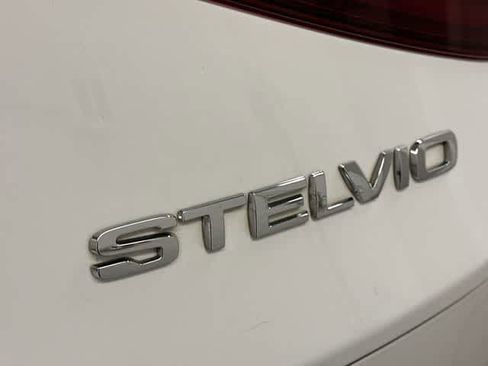 Used 2018 Alfa Romeo Stelvio Ti AWD/4WD image 29