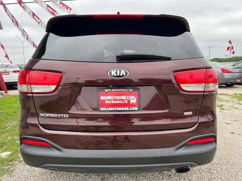 Used 2018 Kia Sorento FWD image 6