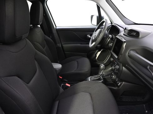 Used 2023 Jeep Renegade Latitude AWD/4WD image 16