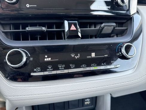 Used 2022 Toyota Corolla Cross L image 19