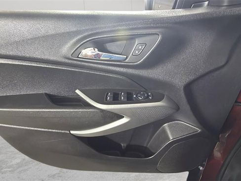 Certified 2024 Chevrolet Trax RS w/ Driver Confidence Package image 40