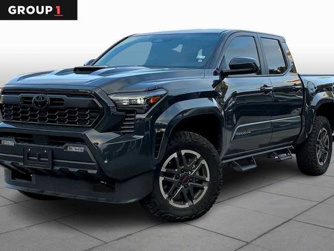 Used 2025 Toyota Tacoma TRD Sport AWD/4WD image 1