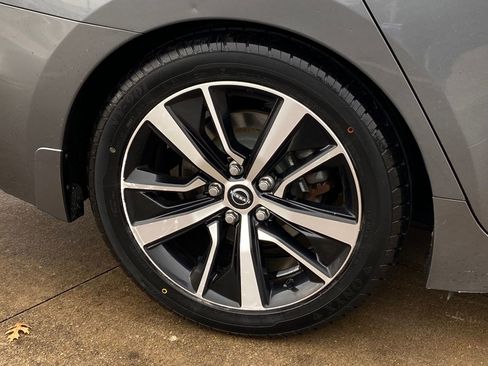 Used 2023 Nissan Maxima SL image 8