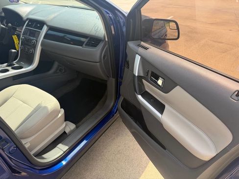 Used 2013 Ford Edge SE image 27