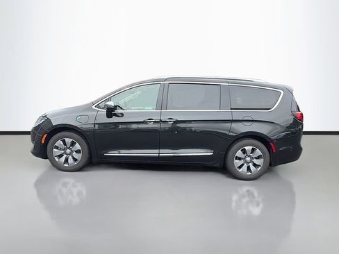 Used 2017 Chrysler Pacifica Platinum FWD image 4