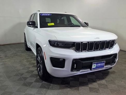 Used 2024 Jeep Grand Cherokee Overland w/ Adv Protech Group III image 9
