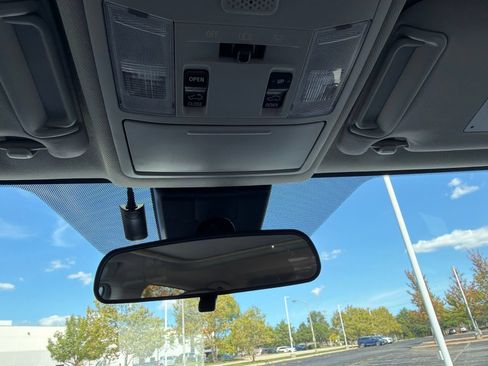 Used 2018 Toyota RAV4 XLE AWD/4WD image 33