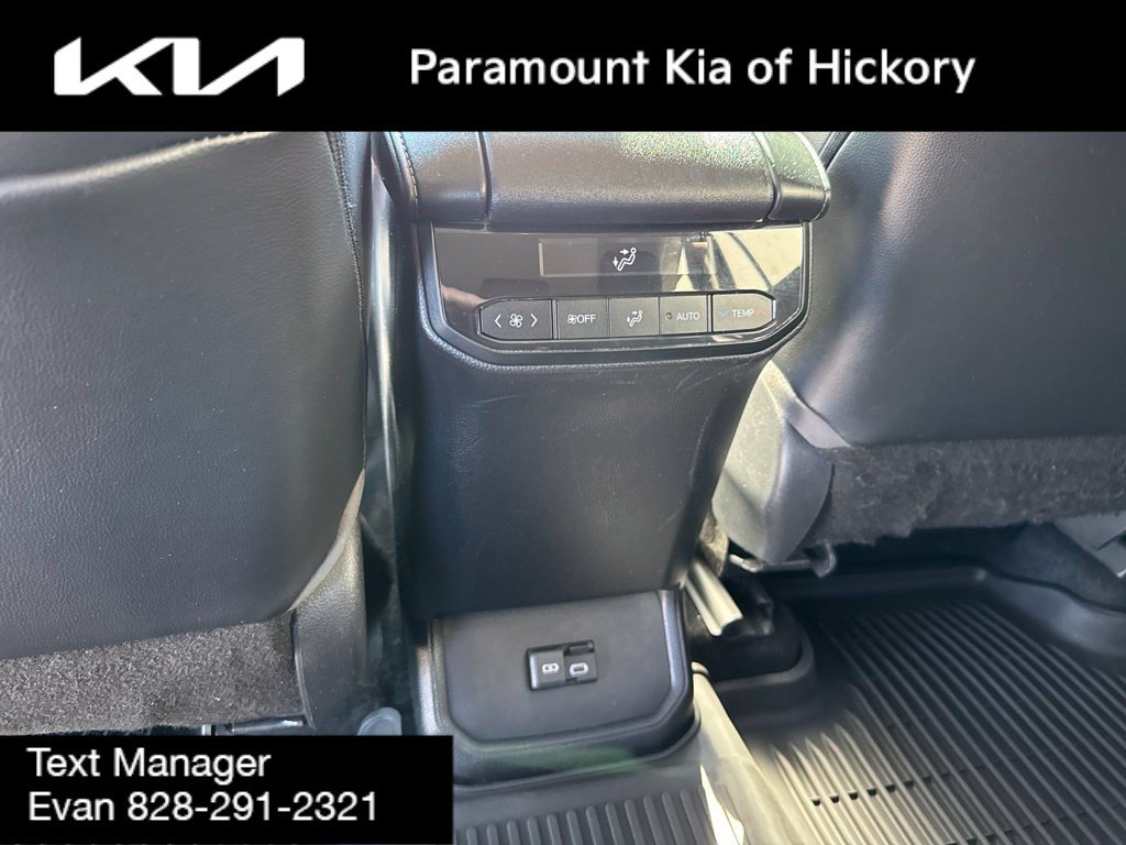 Used 2023 Toyota Highlander XLE FWD image 14