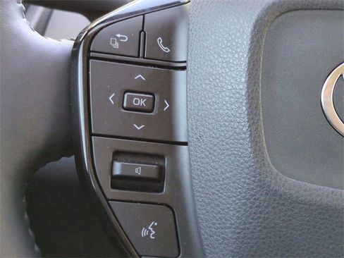 Used 2023 Toyota Prius XLE image 23