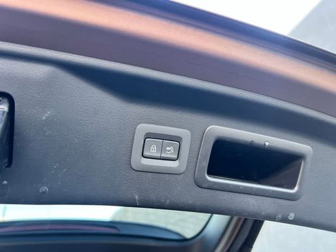 Certified 2025 MAZDA CX-70 Plug-In Hybrid w/ Premium Plus image 23