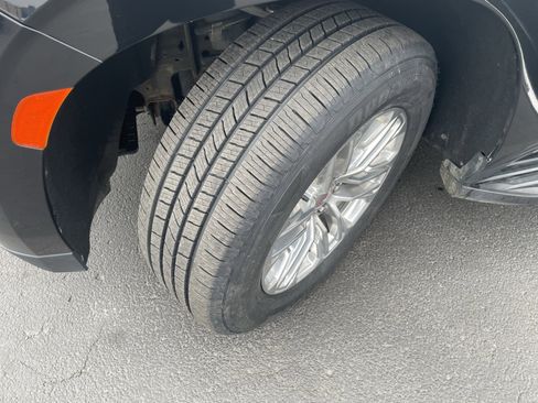 Used 2021 GMC Yukon XL SLT w/ SLT Luxury Plus Package image 11