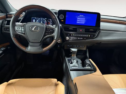 Used 2024 Lexus ES 350 w/ Luxury Package image 11