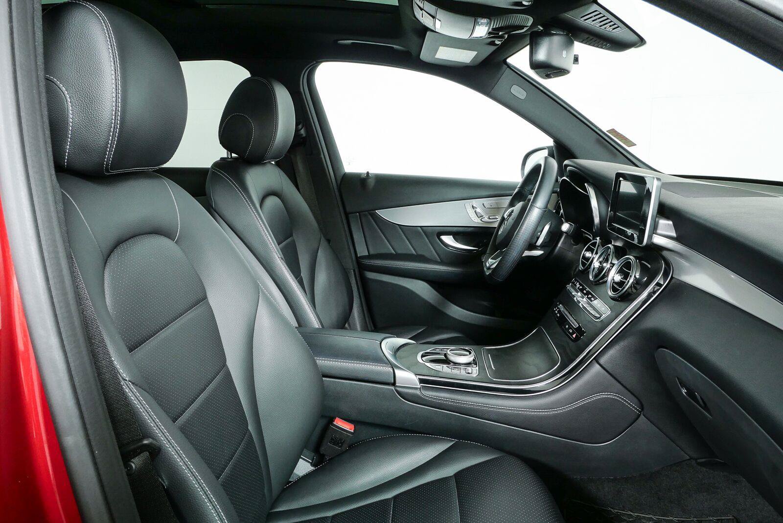 Used 2019 Mercedes-Benz GLC 300 image 23