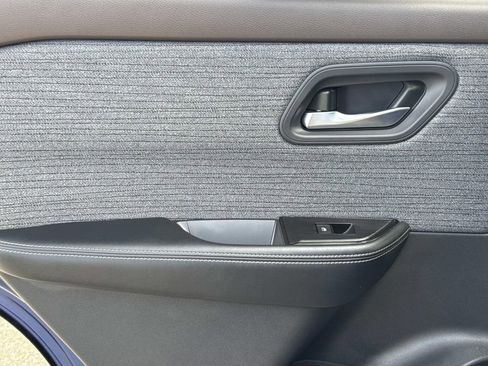 Certified 2023 Nissan Rogue SV image 12