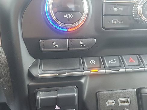 Used 2020 GMC Sierra 1500 SLE w/ SLE Value Package image 18